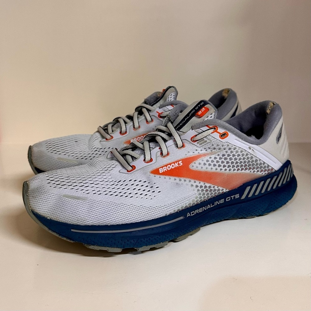 Brooks Men’s Grey Adrenaline GTS 22 Running Shoes